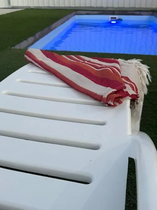 Piscina Climatizada Villa Los Palacios Y Villafranca